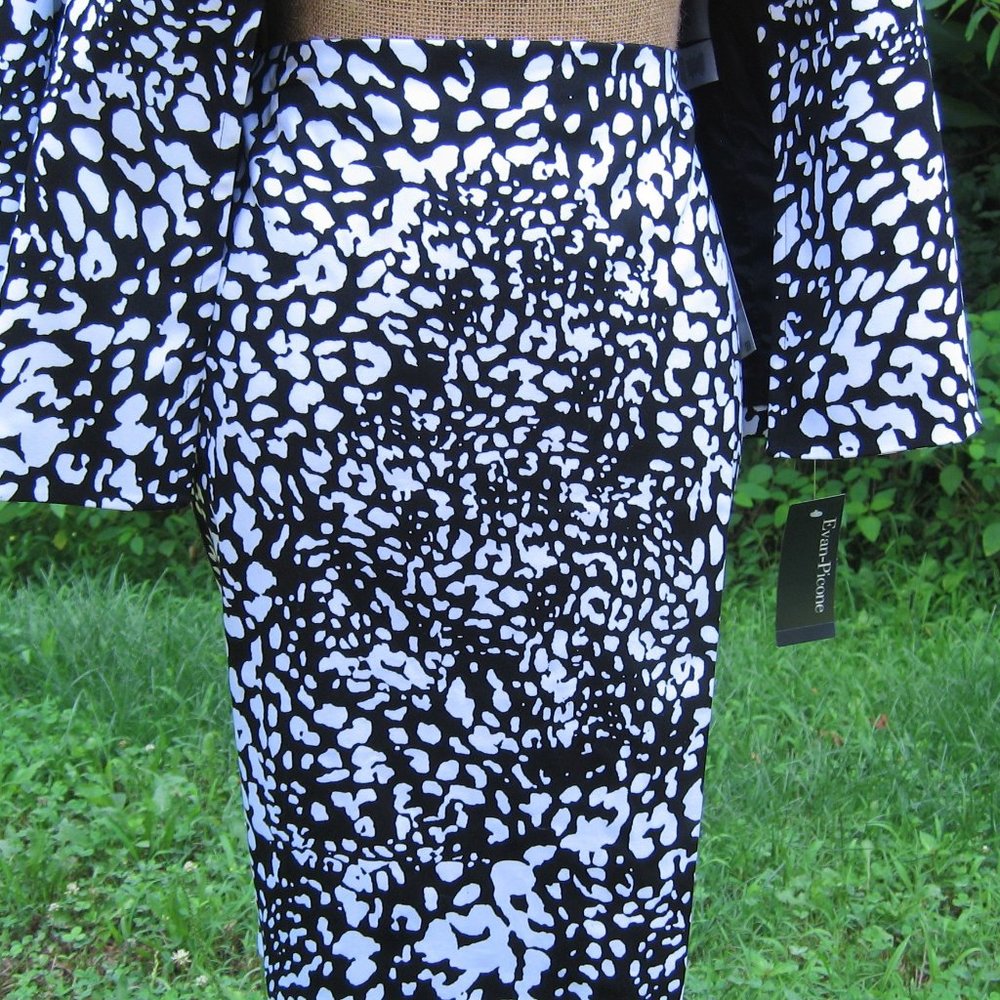 Evan Picone Skirt, Black and White Wild!